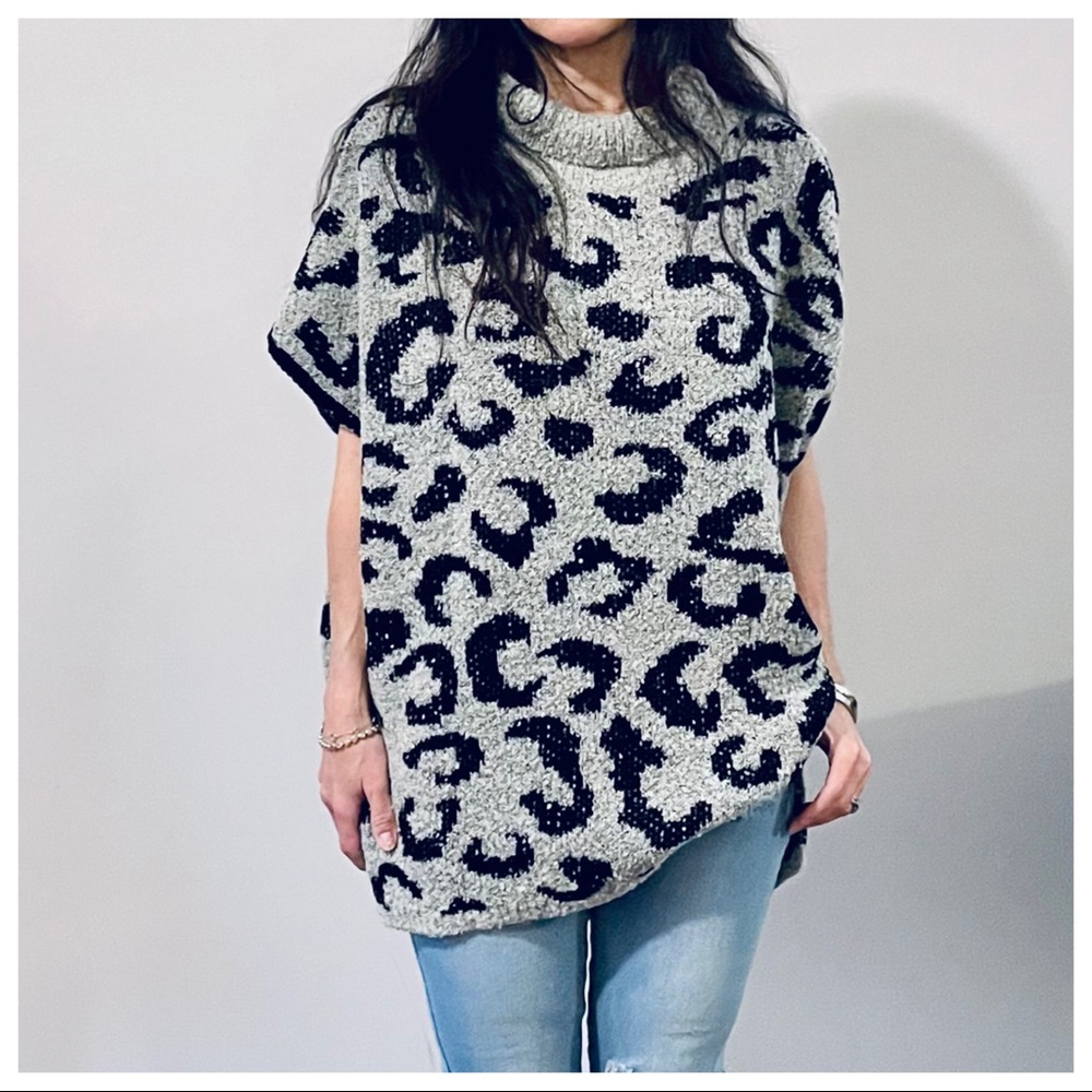 Audrey Leopard poncho knit sweater - Picture 5 of 6